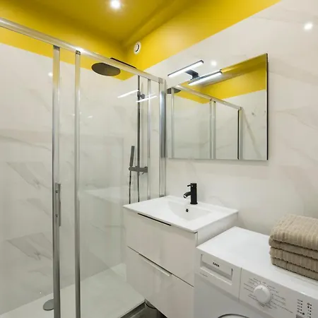 1 Neuf Sur Le Port A Cote De La * Saint-Raphael (Var)