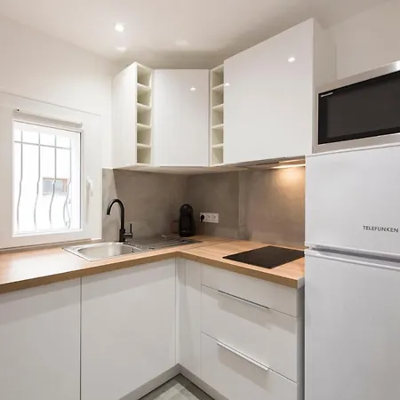 1 Neuf Sur Le Port à Coté De La *