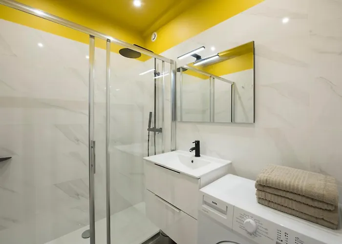 1 Neuf Sur Le Port A Cote De La * Saint-Raphaël